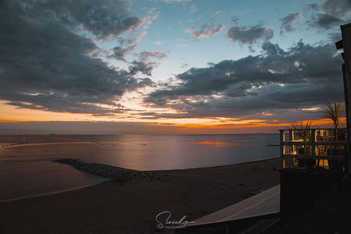 曇りの日の夕日 自然 風景 気象 天候 天気 Ganref