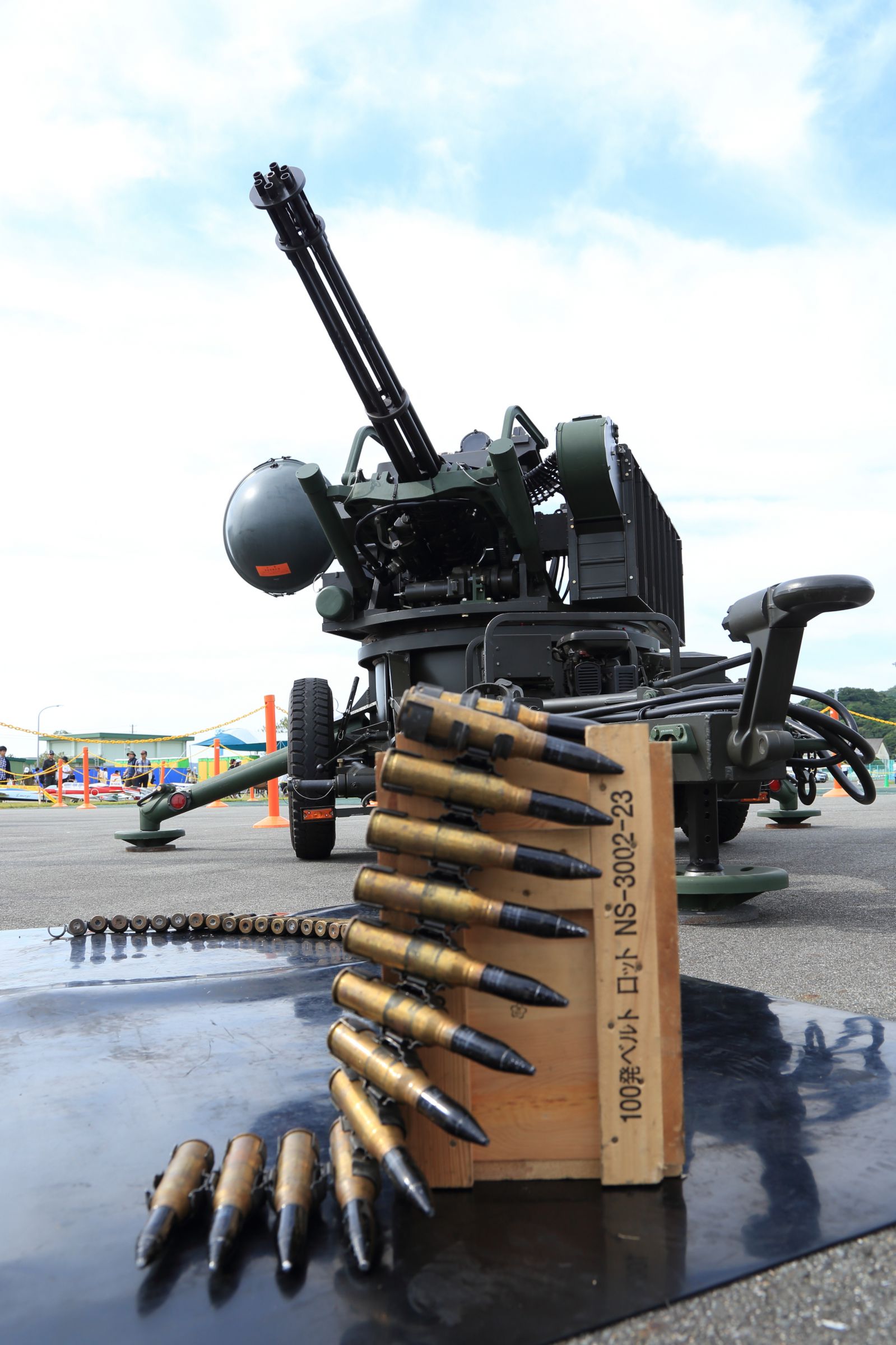 一輪挿し　20㎜　バルカン砲　空薬莢　f14戦闘機 一輪挿し 20㎜ バルカン砲 空薬莢 f14戦闘機 米軍放出品