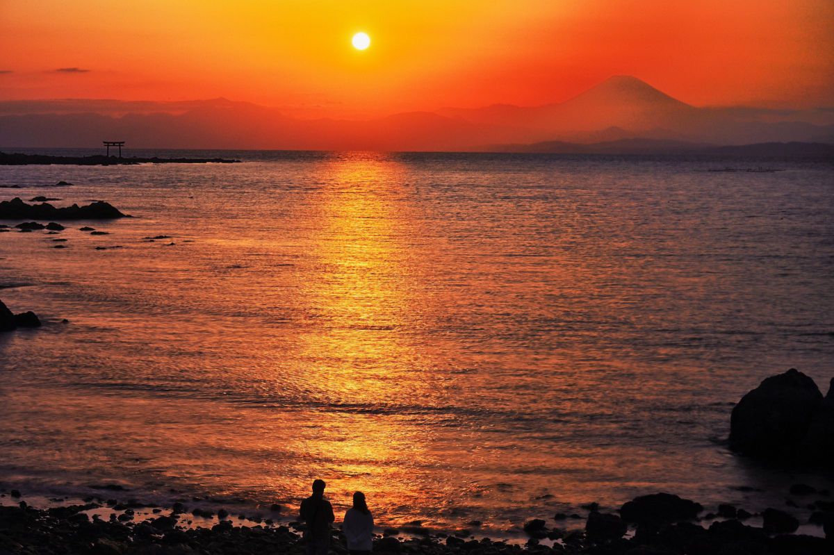 夕暮れ時の海岸 | GANREF