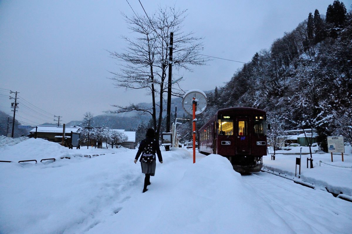 列車通学 乗り物 交通 鉄道 駅 Ganref