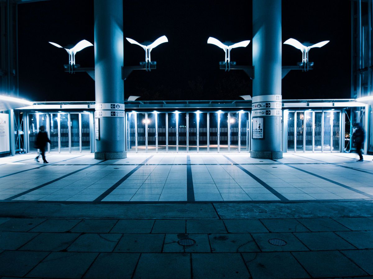 夜の職場 街並み 建物 夜景 Ganref