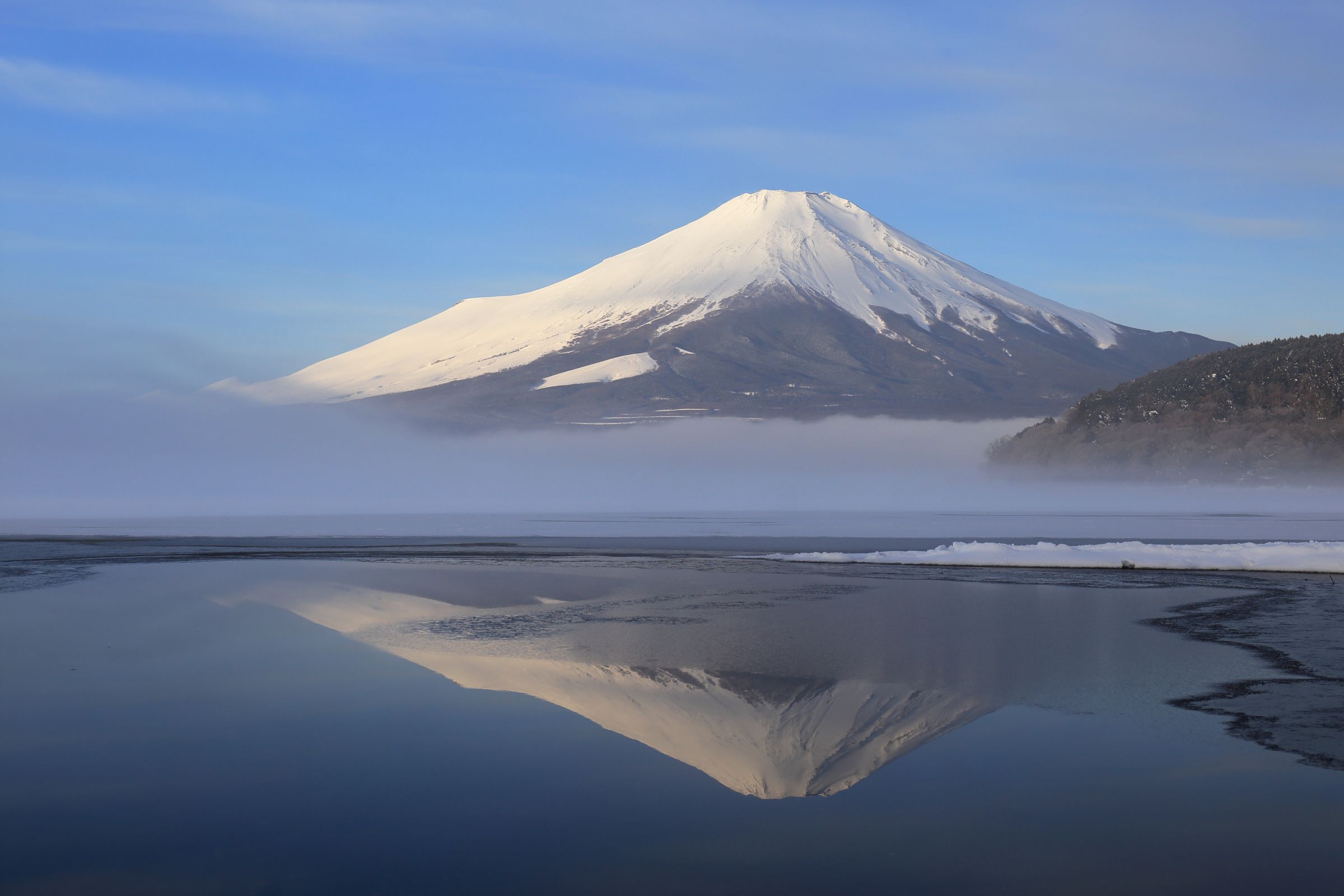 早朝の富士山s | GANREF