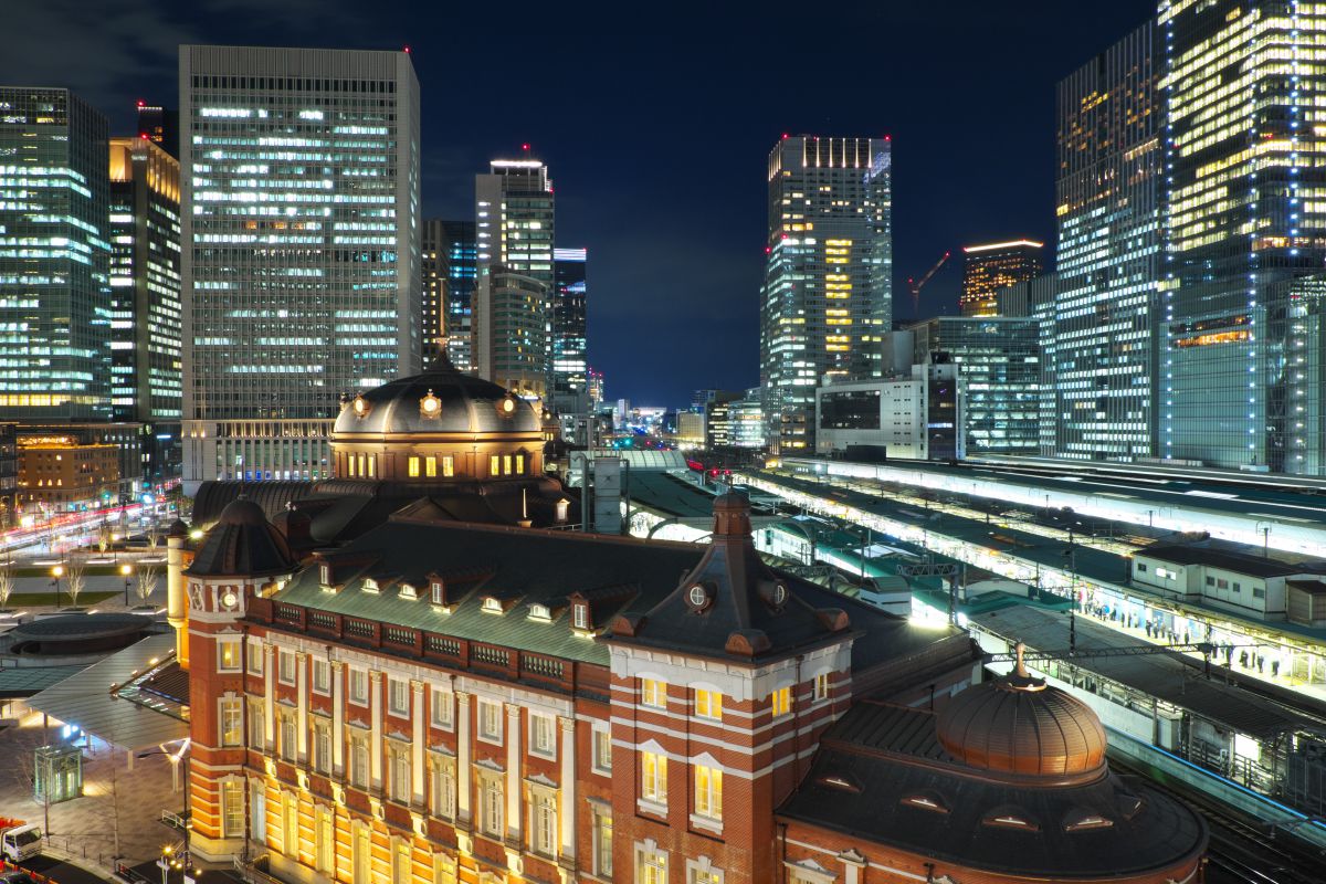 東京駅 街並み 建物 夜景 Ganref
