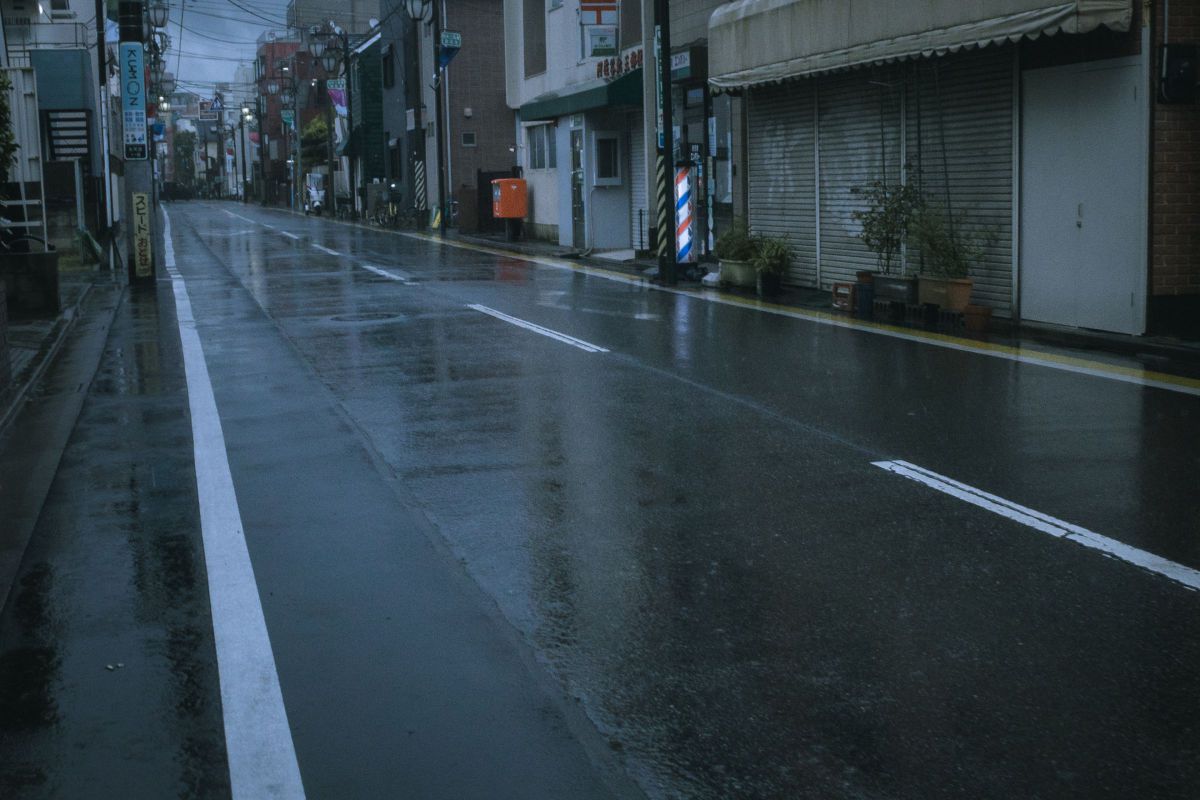 雨模様 街並み 建物 その他 Ganref 雨模様 街並み 建物 その他 Ganref