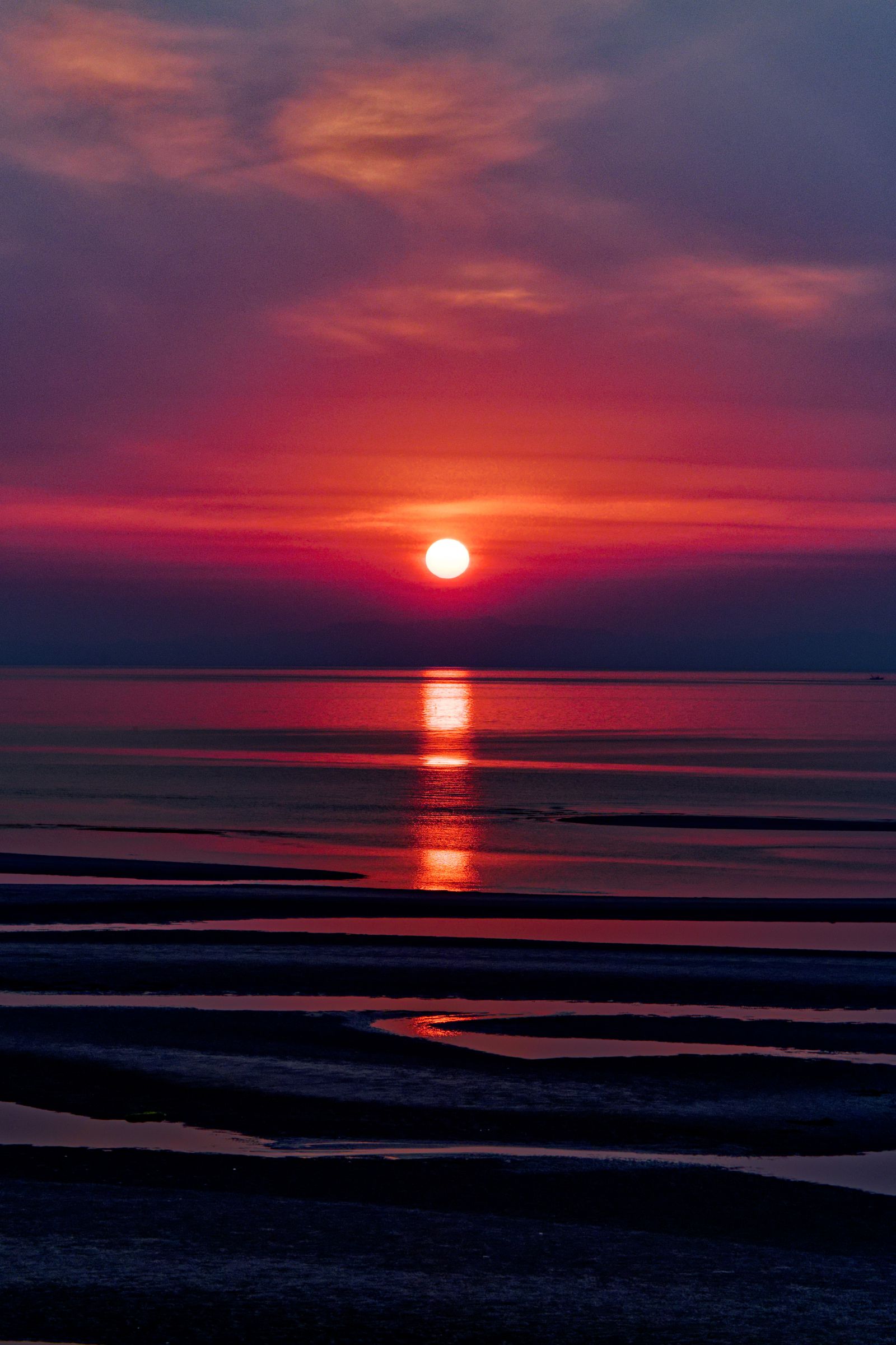 真っ赤に燃える太陽だから〜♫ | GANREF