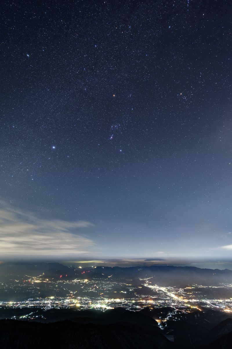 街の明かりと冬の星座 自然 風景 宇宙 天体 Ganref