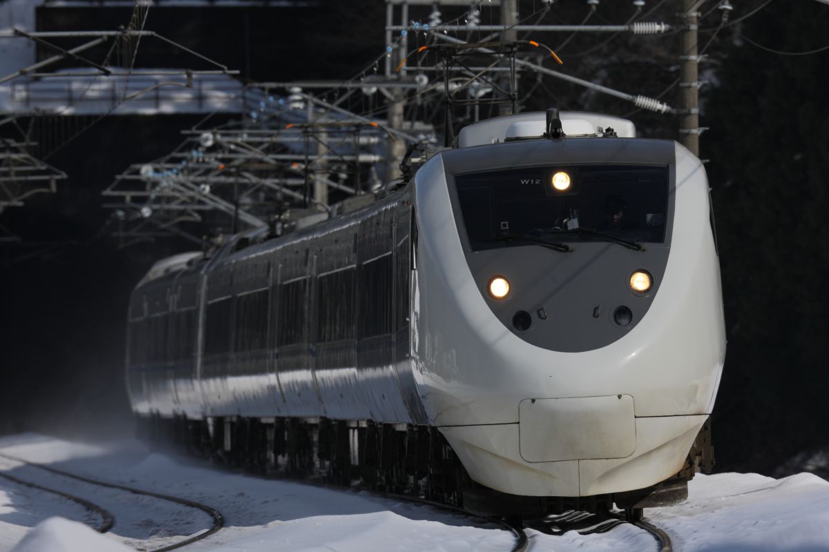 681系特急形交直流電車 乗り物 交通 鉄道 駅 Ganref