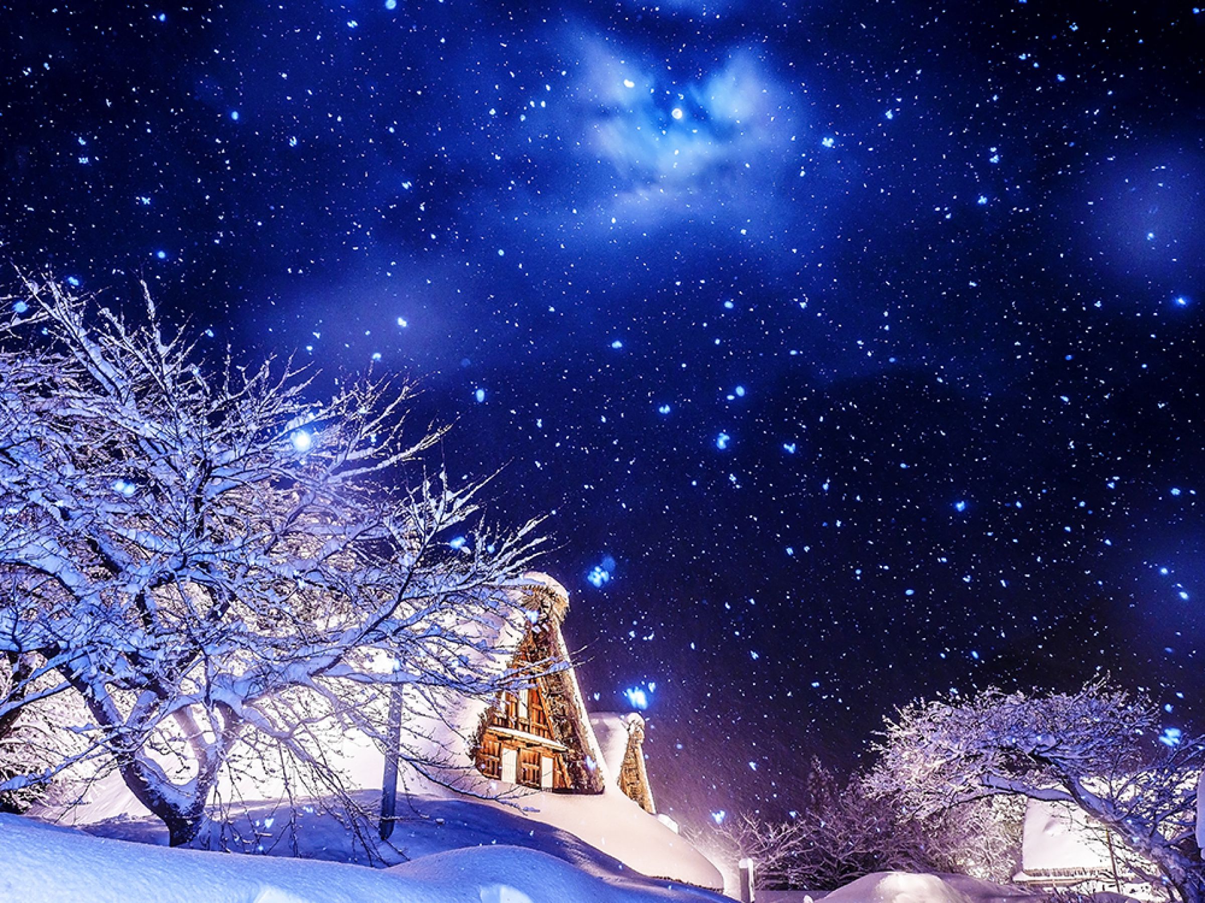 月明かりに雪降る合掌造り集落 | GANREF