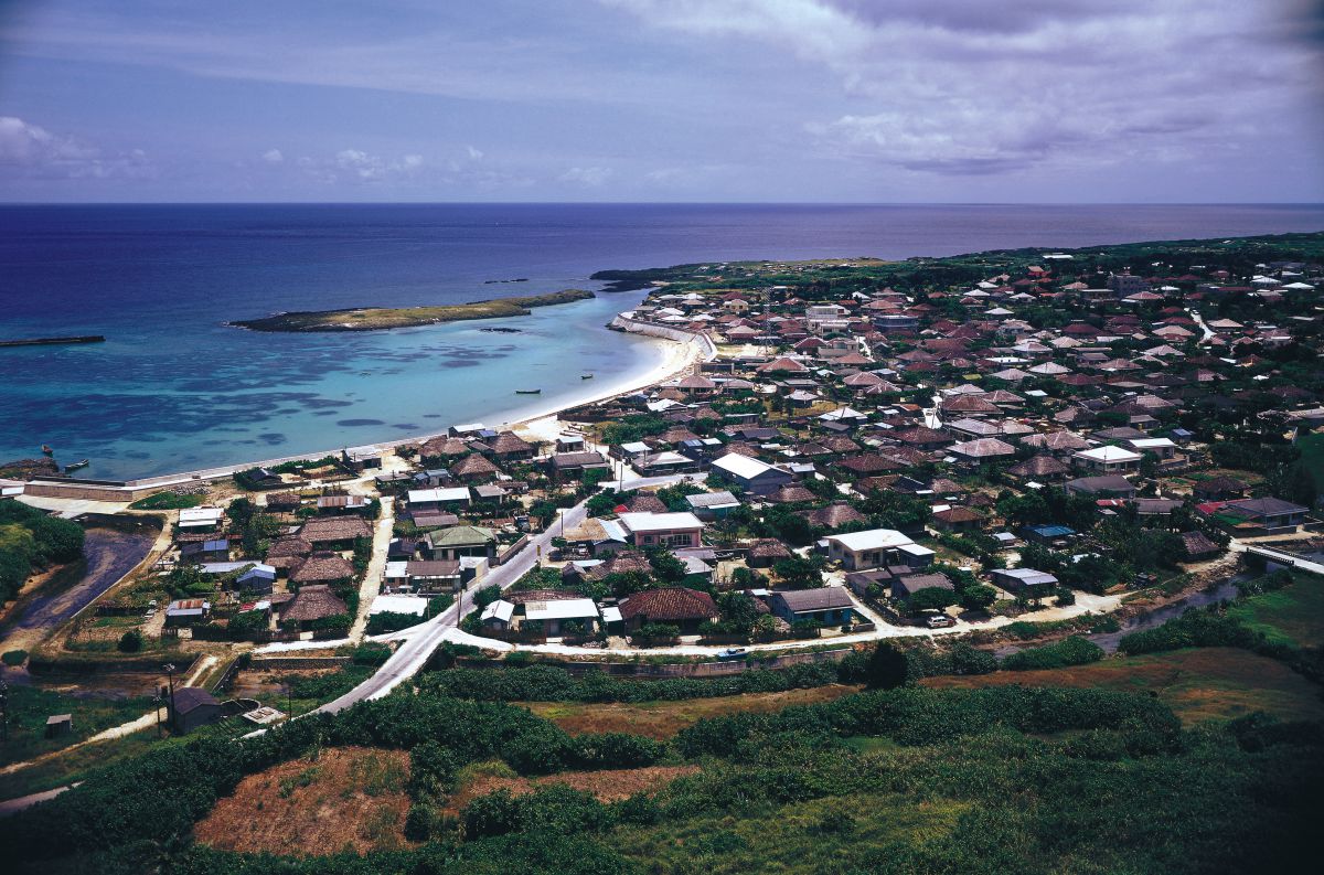 与那国島テンダバナから観た祖納集落1960年代 Jpg 街並み 建物 街並み Ganref