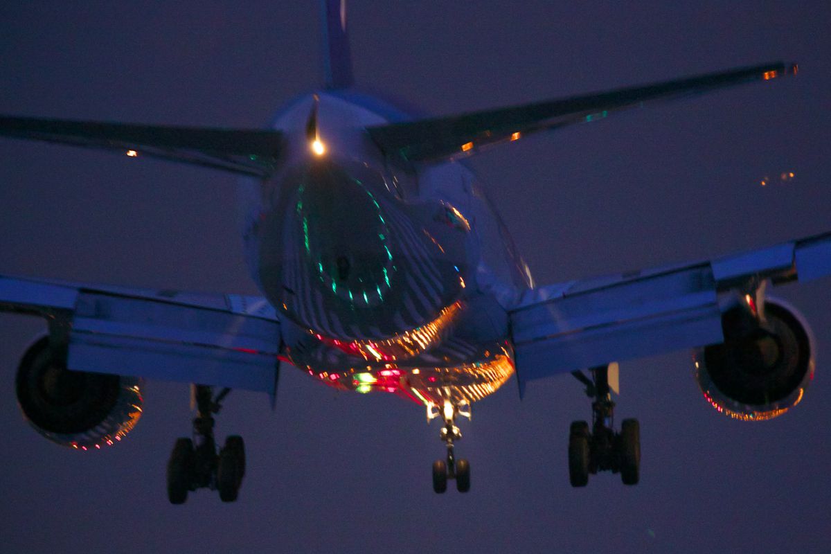 機体へ写り込んだらおっけだね 乗り物 交通 航空機 空港 Ganref 機体へ写り込んだらおっけだね 乗り物 交通 航空機 空港 Ganref
