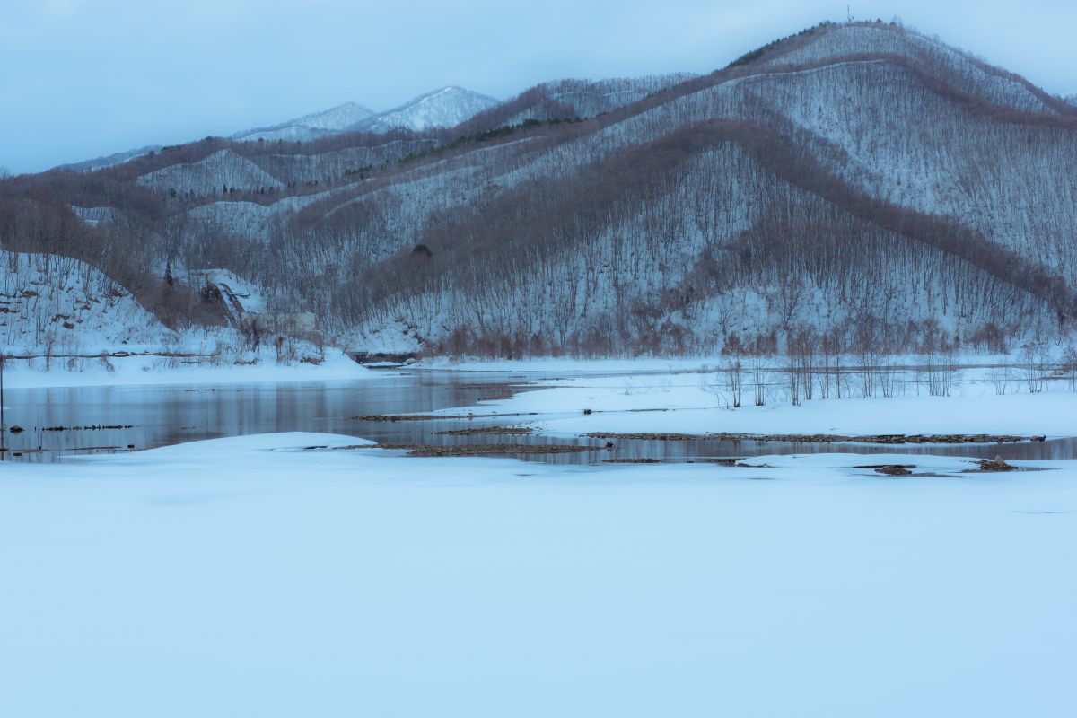 雪融け始る秋元湖 自然 風景 湖沼 Ganref