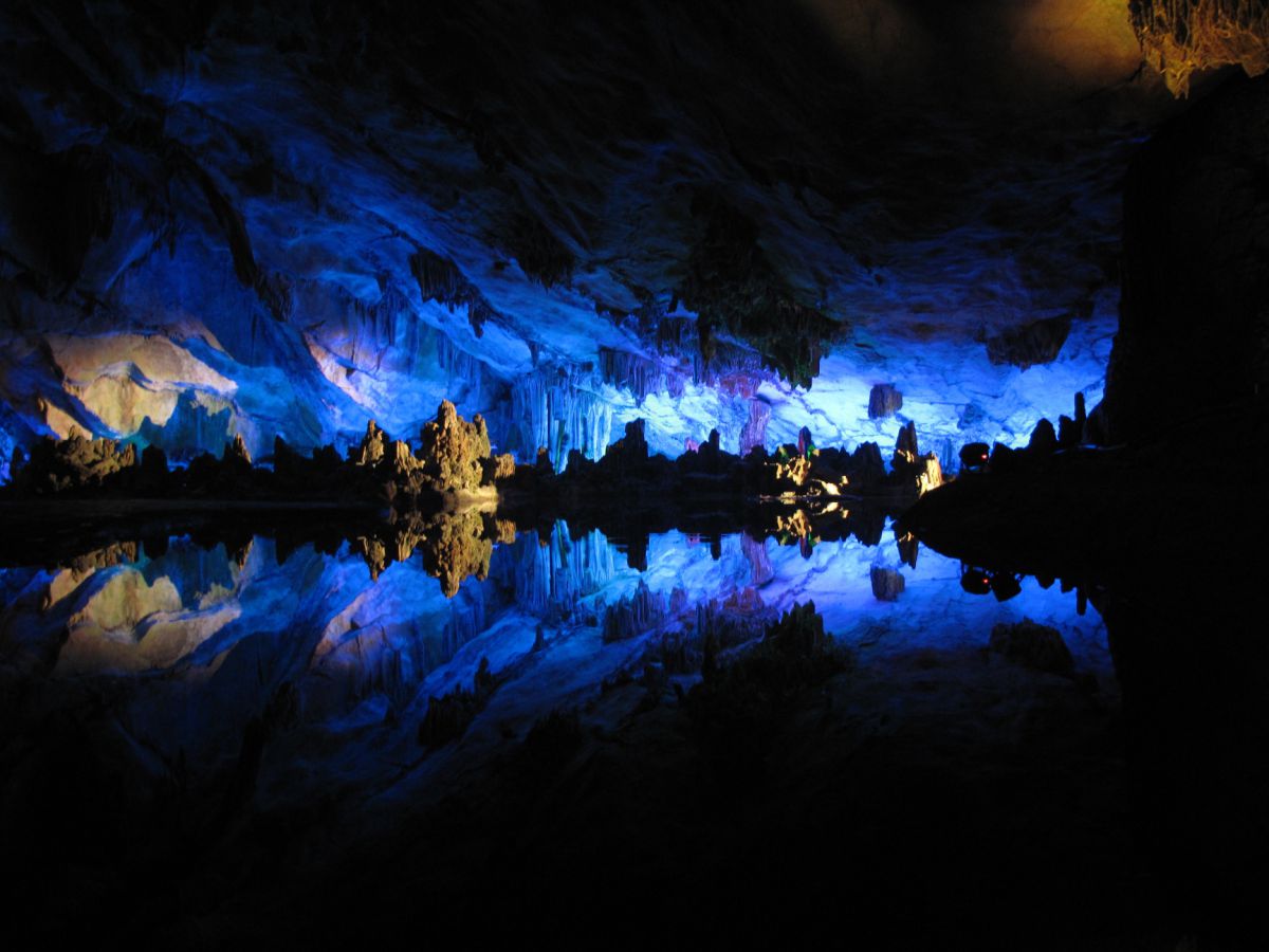 地底湖の輝き 自然 風景 湖沼 Ganref