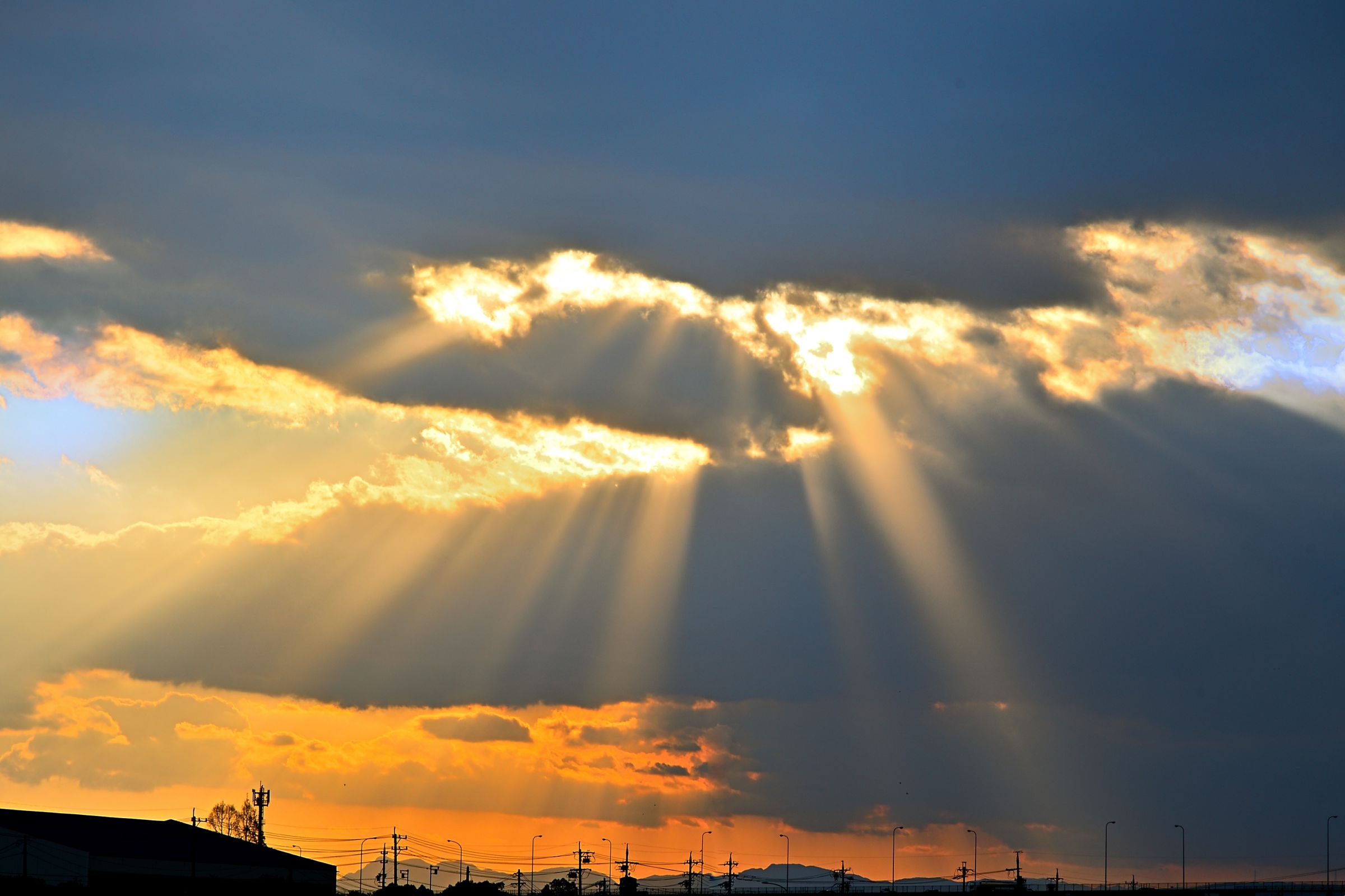 夕焼け光芒 | GANREF