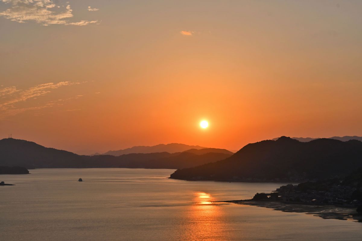 作家もの　付け下げ　風景模様　夕焼け　夕陽　遠山　水辺　着物　092w d Beautiful Sunset in Kanagawa, Japan