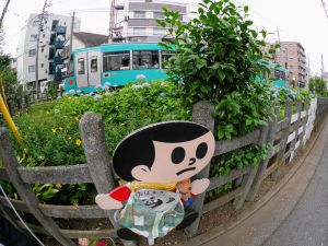 飛び出し坊や 滋賀県の「巨大飛び出し坊や」は世界最大1.8m！坊やと言えぬ巨体
