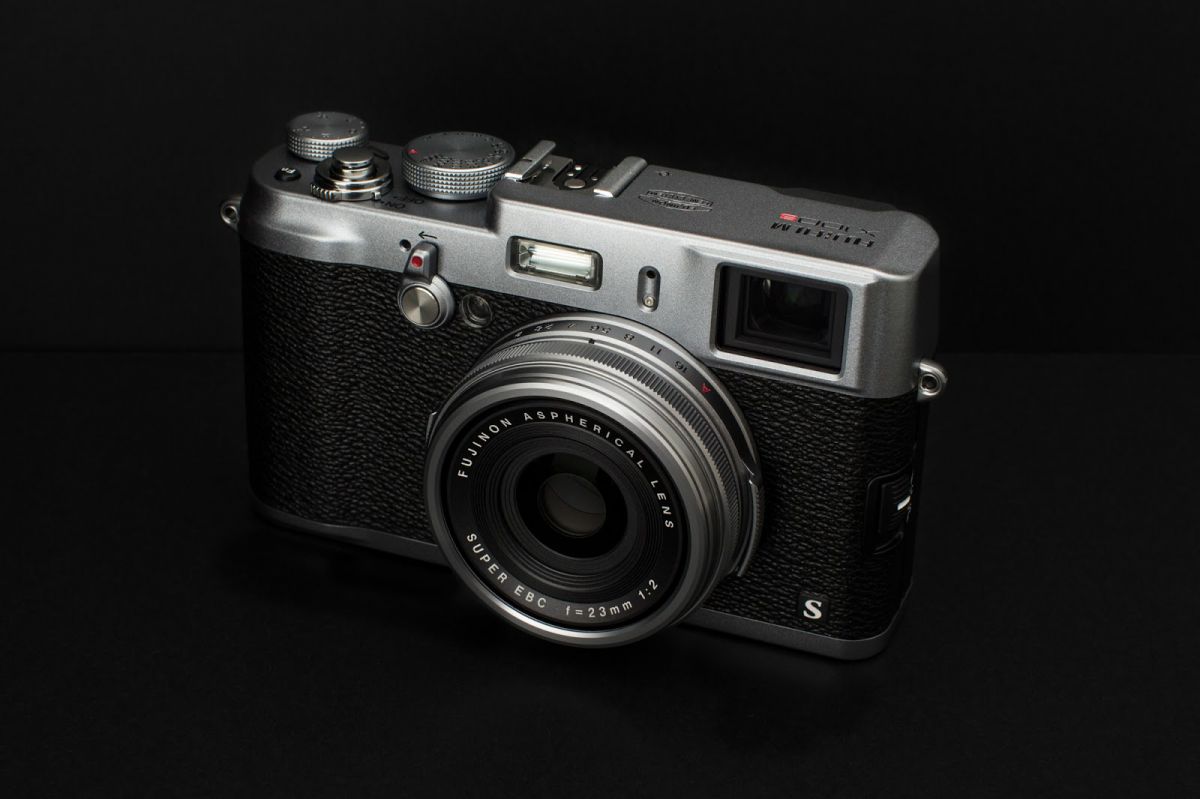 FUJIFILM X100S シルバー 動作良好 シャッター数11,500回 FUJIFILM X100S ハンズオン・レビュー | GANREF