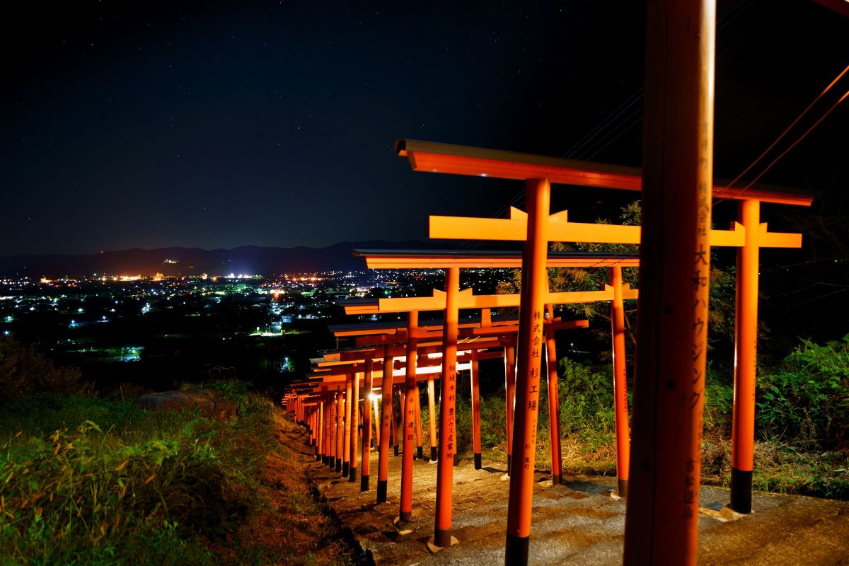 うきは稲荷神社 街並み 建物 夜景 Ganref