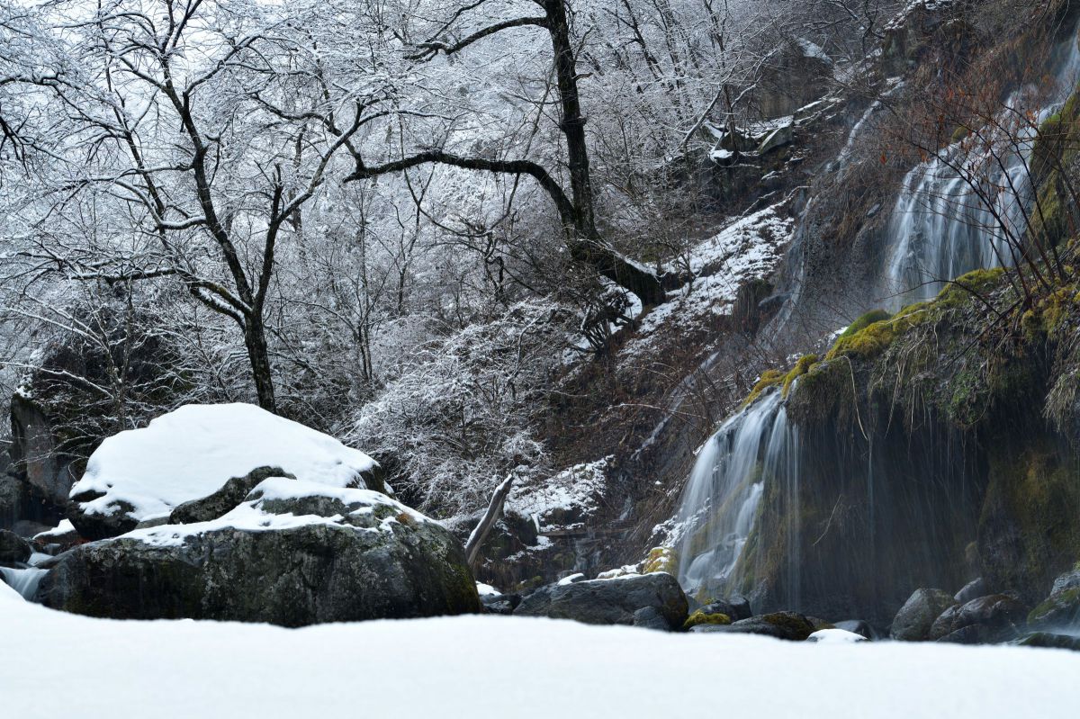 吐竜の滝 山梨 自然 風景 滝 Ganref