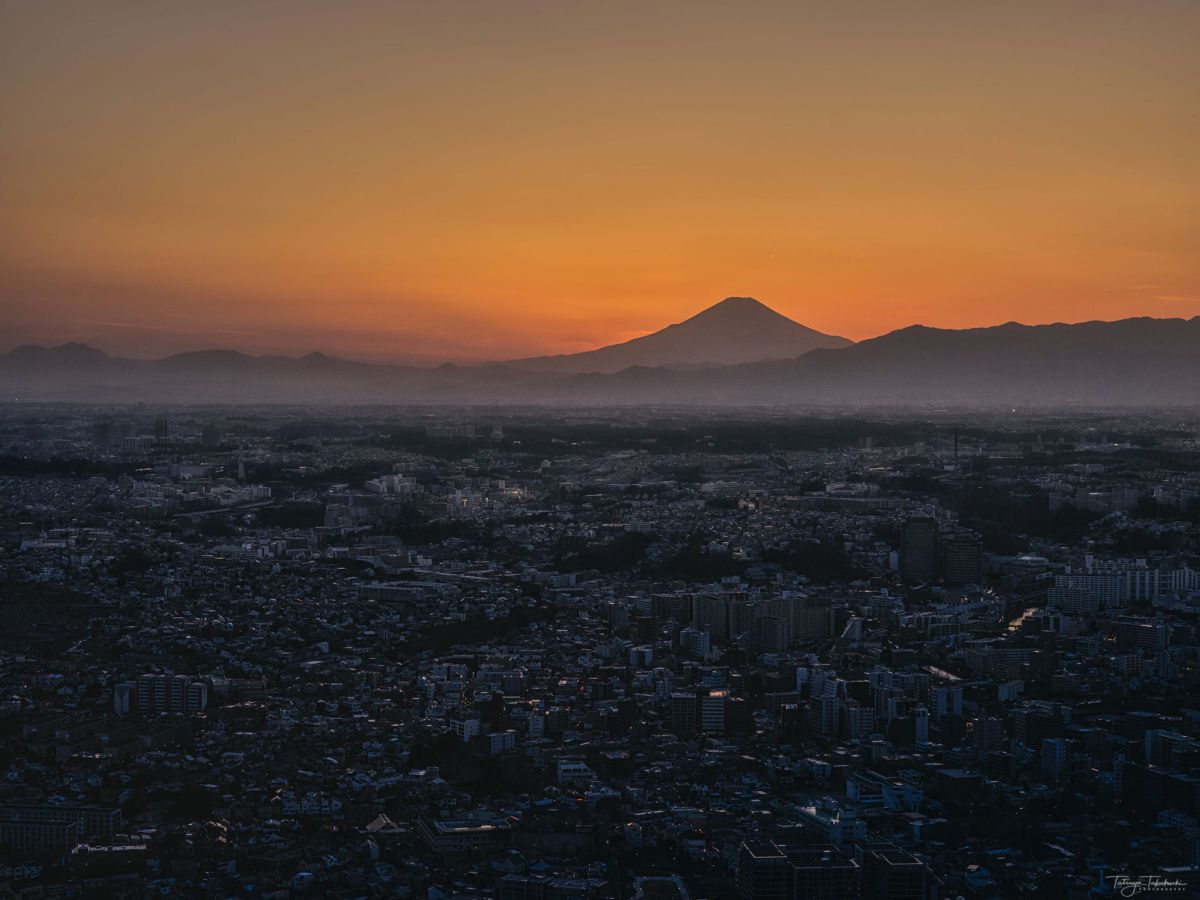 街が息を潜める刻 自然 風景 山 Ganref