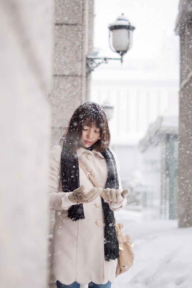 雪降る街角 人物 女性 Ganref 雪降る街角 人物 女性 Ganref