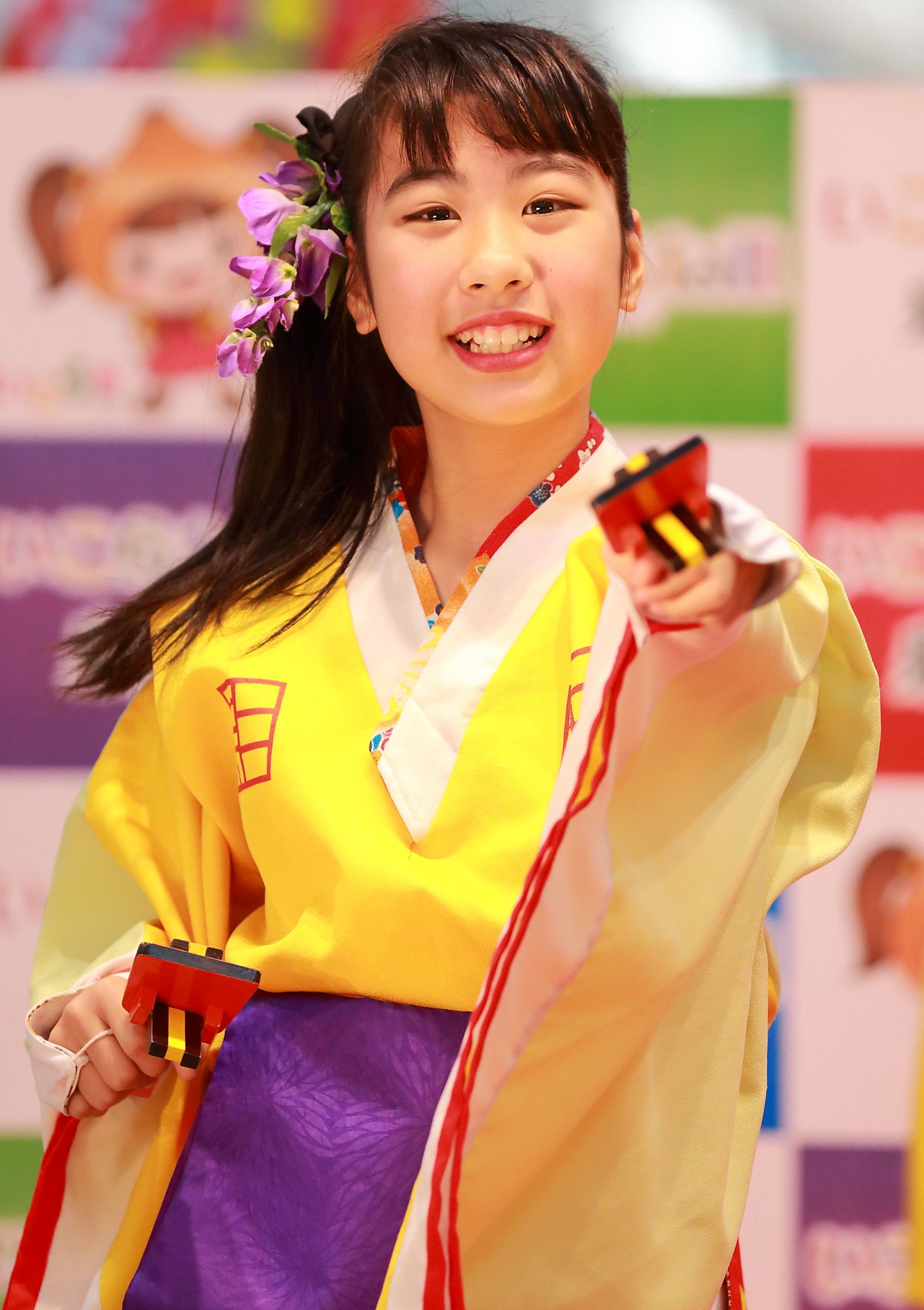 真正面に笑顔 | GANREF