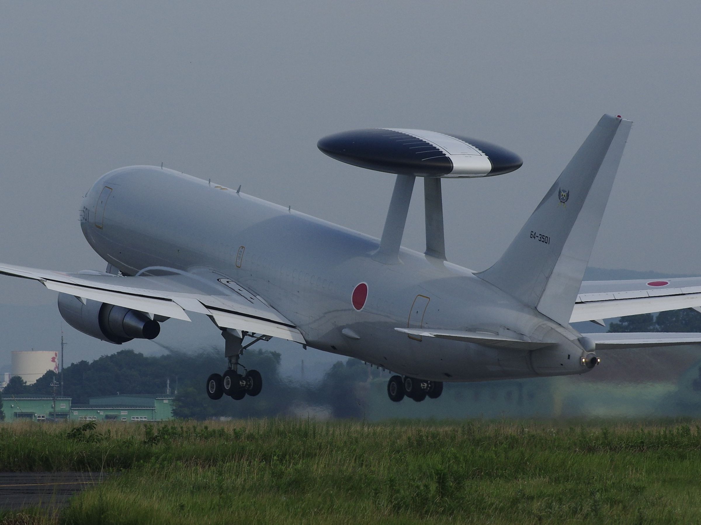 空飛ぶ円盤をつけた飛行機 | GANREF