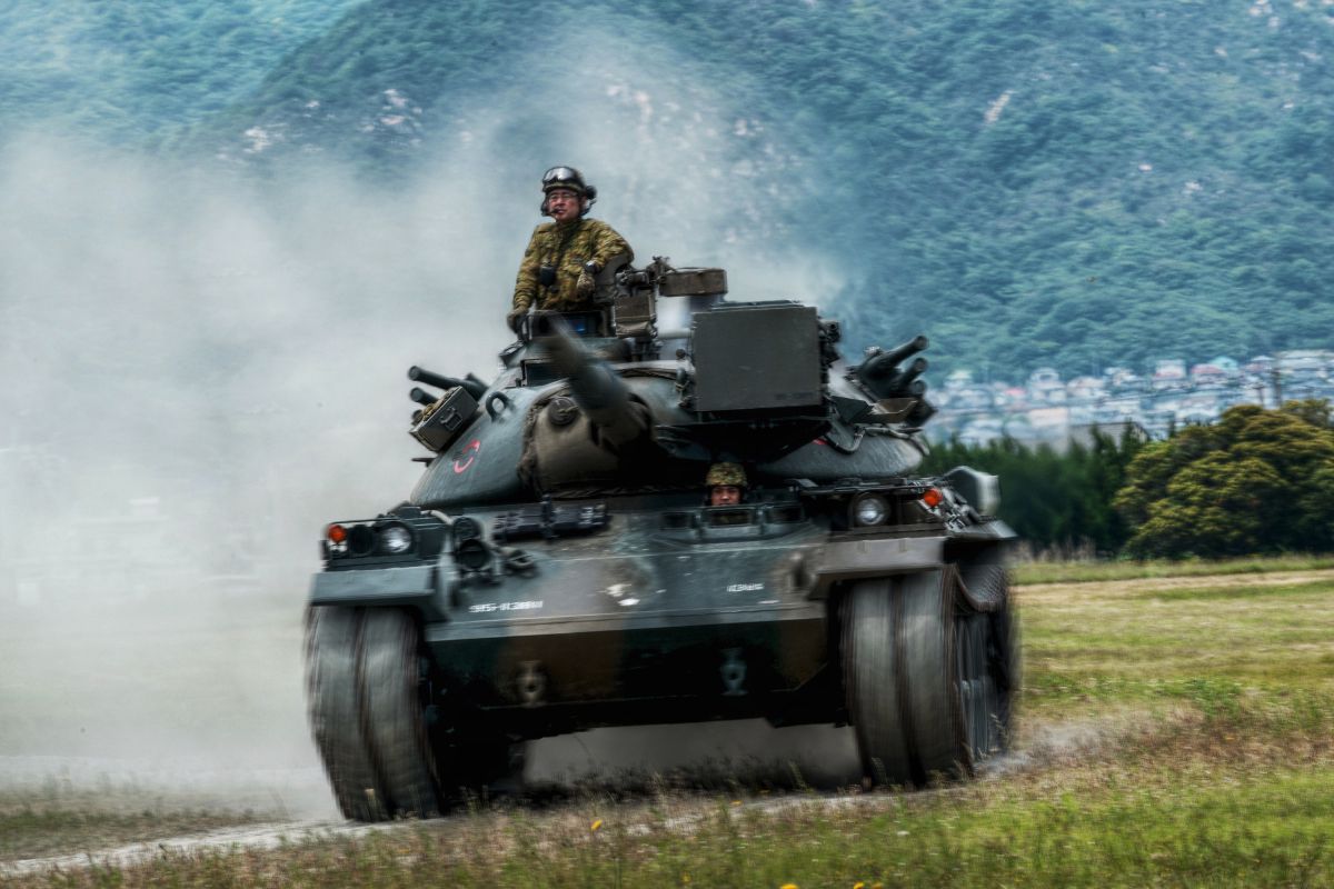 戦車前進 乗り物 交通 車 Ganref