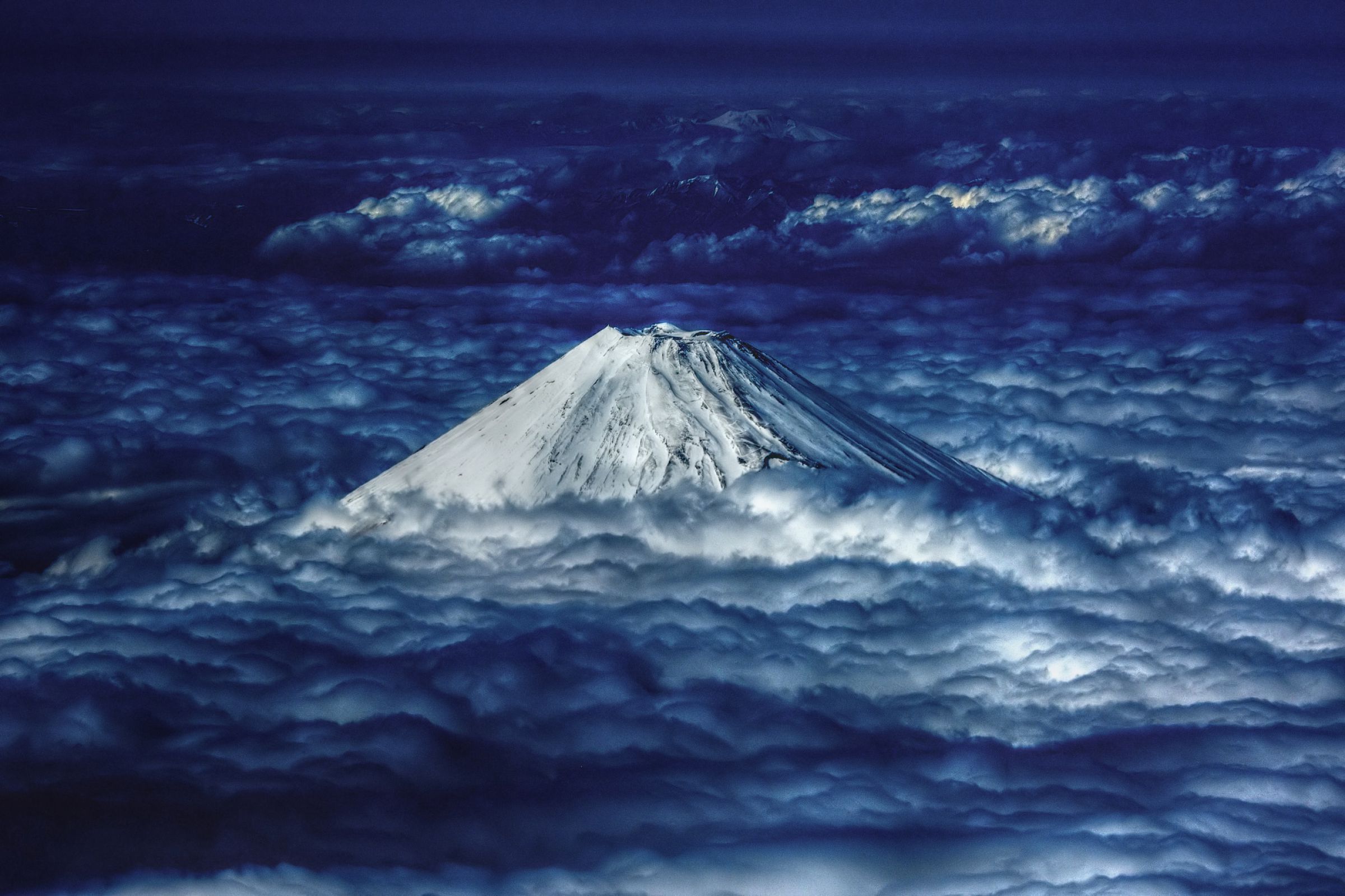 雲の上 MDAwMDAzMTE4MQ_MC43NzYyNTMwMCA