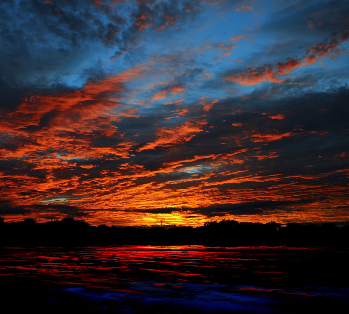 今日の夕日と と 自然 風景 空 雲 Ganref