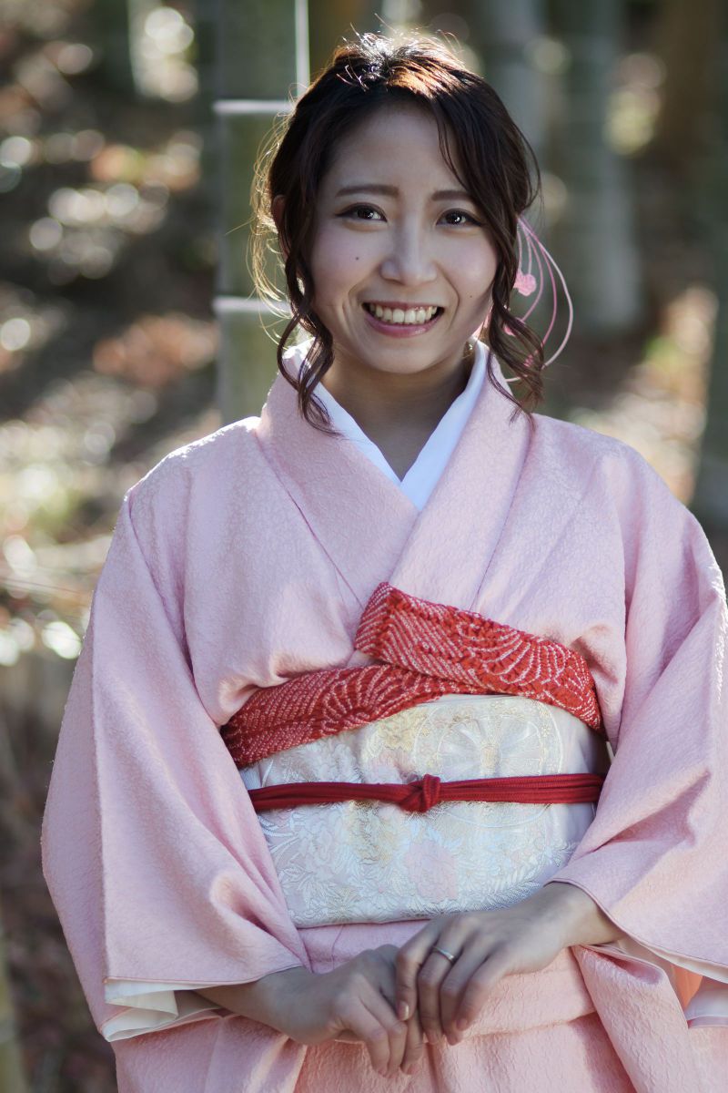 笑顔 纏う 人物 女性 Ganref