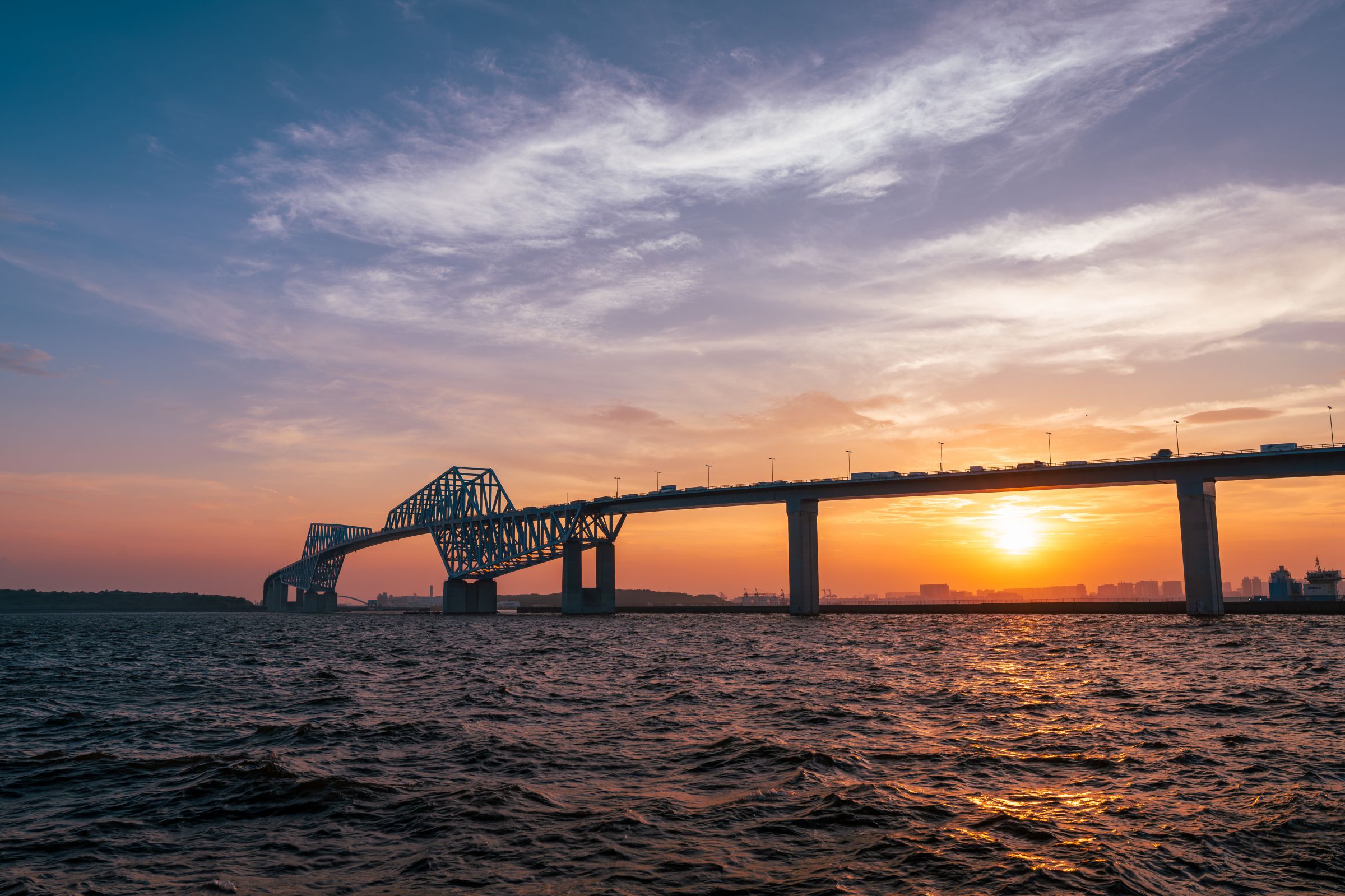 夕暮れの橋 sunset しょうなん道の駅あたりに沈む夕日🌆 電線多すぎ〜😅 The