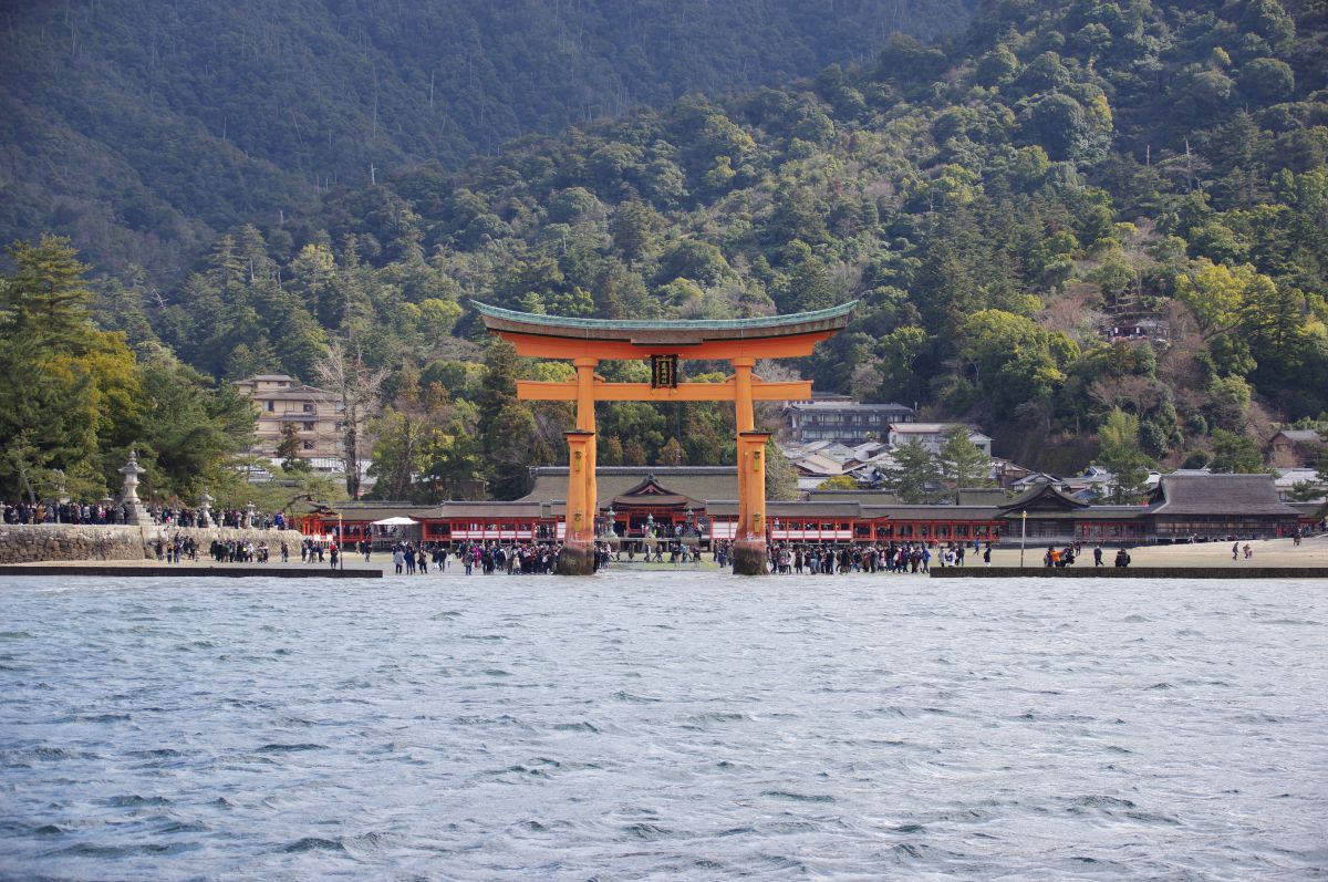 厳島神社海から鳥居 街並み 建物 神社 寺 教会 Ganref